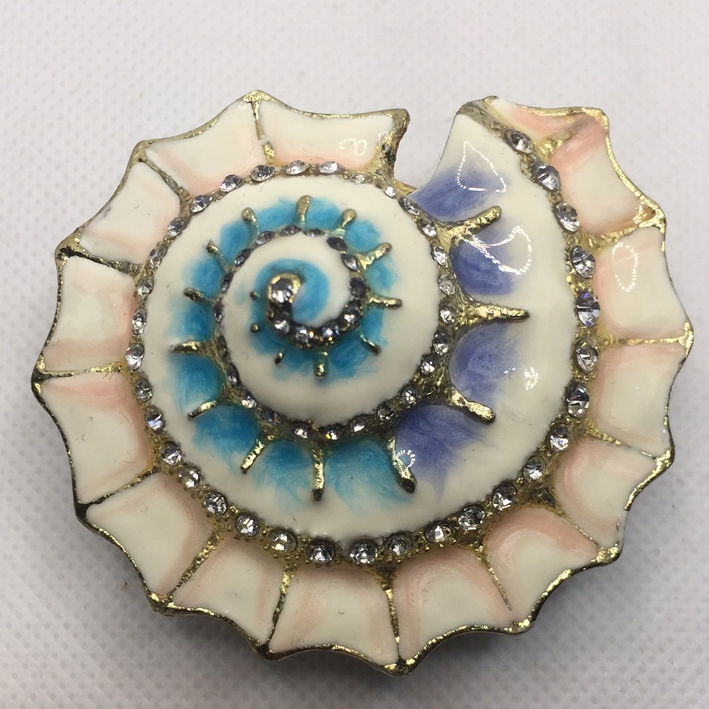 Seashell Trinket Box - Picture 5 of 5
